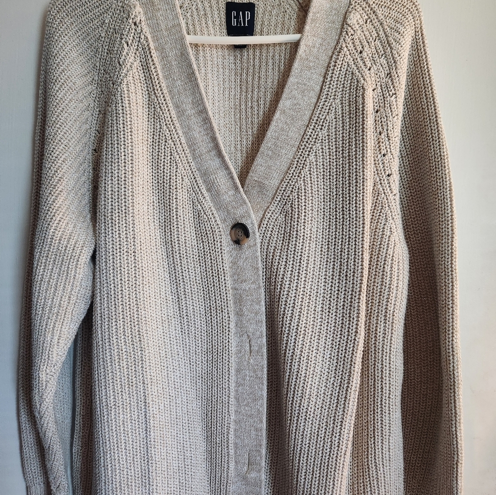 GAP WOMEN'S XL beige sweater cardigan. USED.